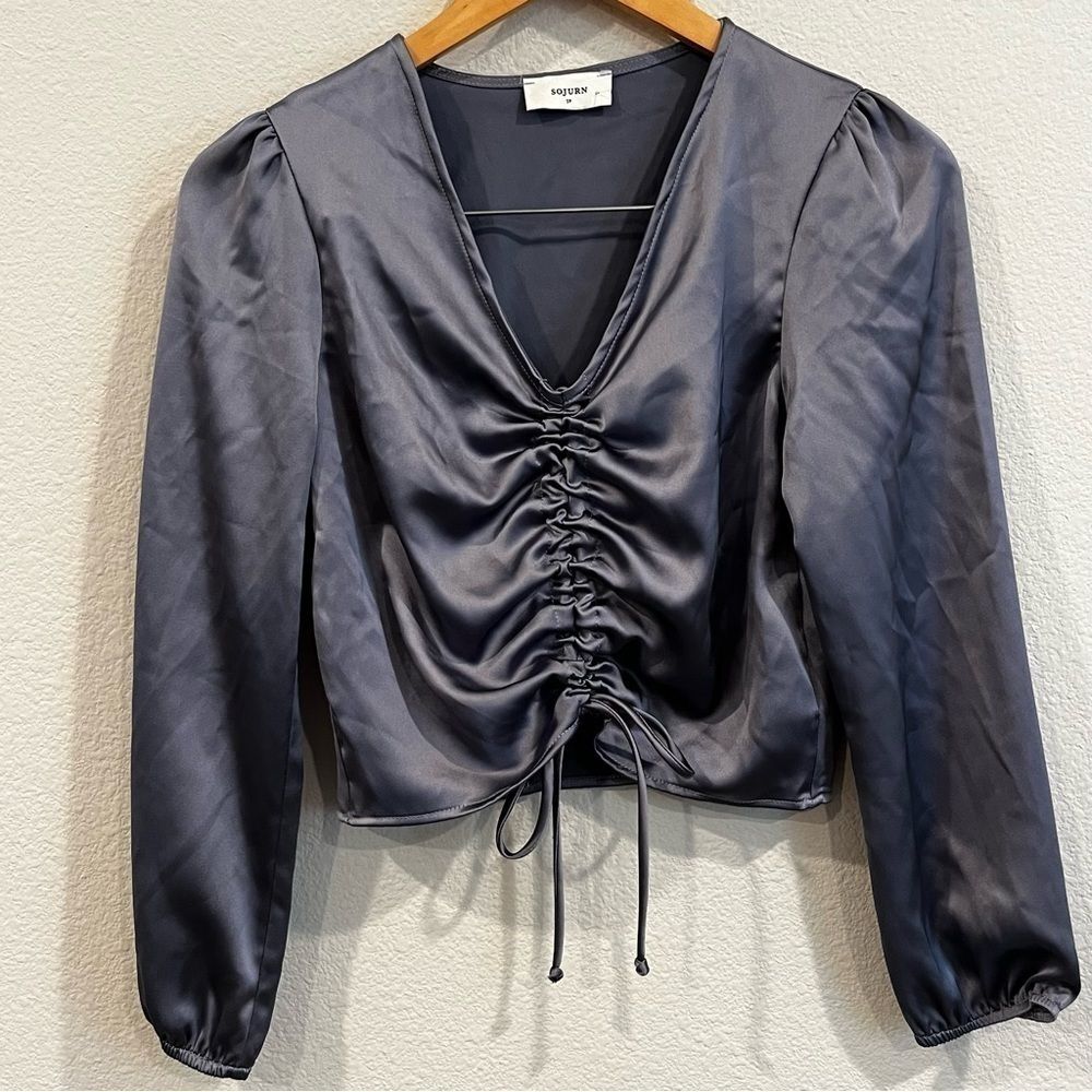 SOJURN purple gray sun h tie front long sleeve satin like crop top size small